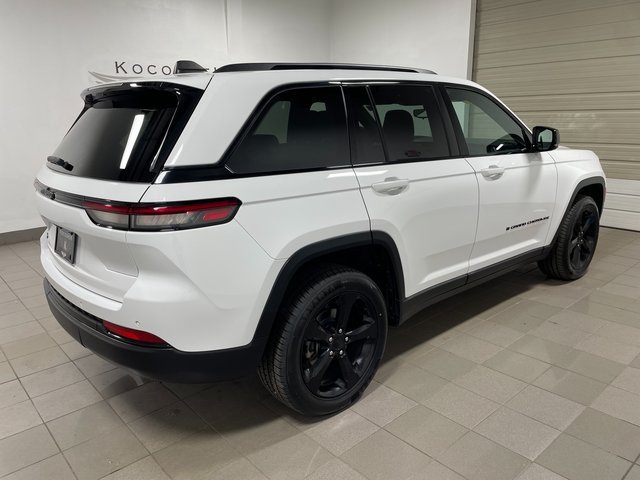 Used 2024 Jeep Grand Cherokee Altitude AWD/4WD image 6