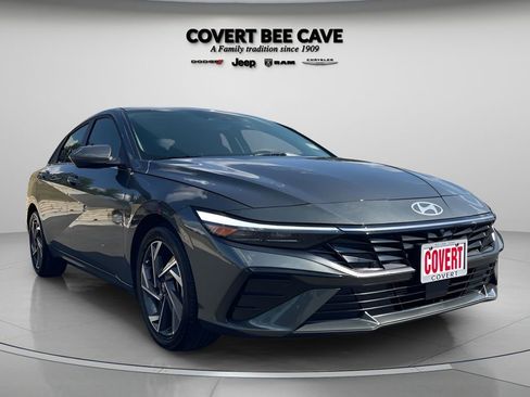 Used 2024 Hyundai Elantra Limited image 2