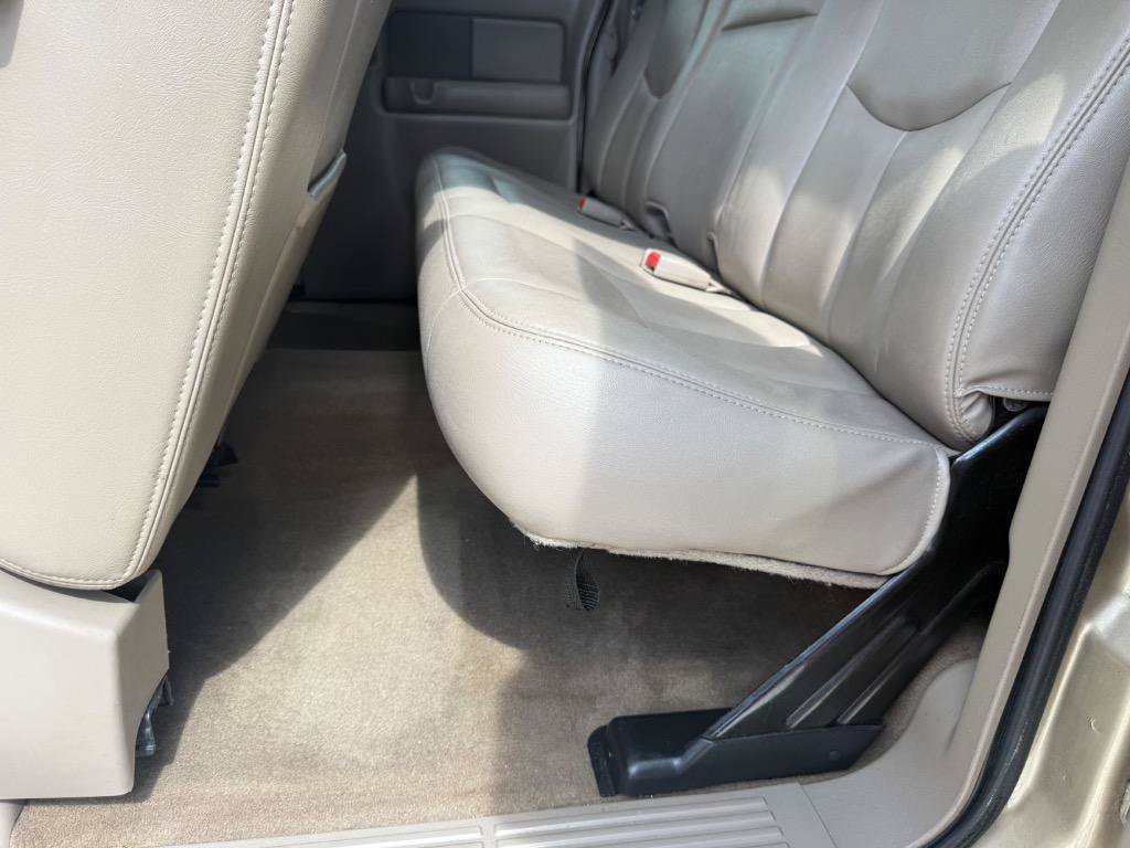 Used 2004 Chevrolet Silverado 2500 LT w/ Skid Plate Package AWD/4WD image 43