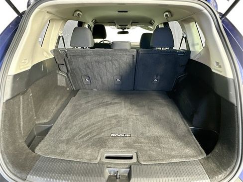 Used 2023 Nissan Rogue S image 29