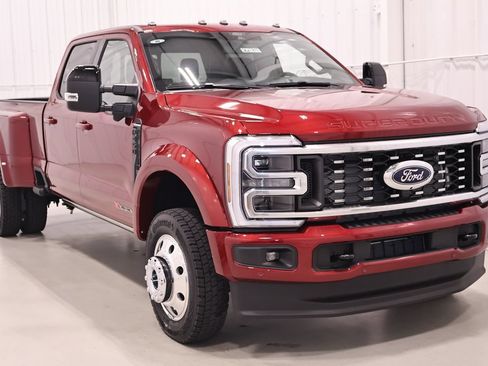 New 2026 Ford F450 Platinum w/ FX4 Off-Road Package AWD/4WD image 3