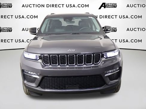 Used 2023 Jeep Grand Cherokee Limited RWD image 2