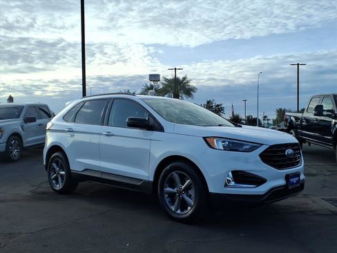 Used 2024 Ford Edge SEL w/ Sport Appearance Package image 8