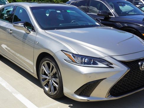 Used 2020 Lexus ES 350 F Sport w/ Accessory Package FWD image 3