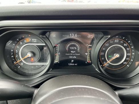 Used 2025 Jeep Wrangler Unlimited Rubicon AWD/4WD image 35