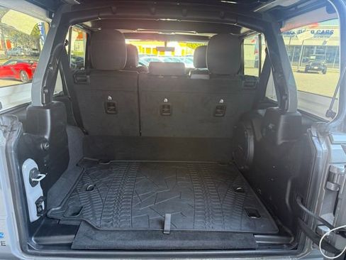 Used 2023 Jeep Wrangler Unlimited Rubicon 4xe w/ Steel Bumper Group image 19