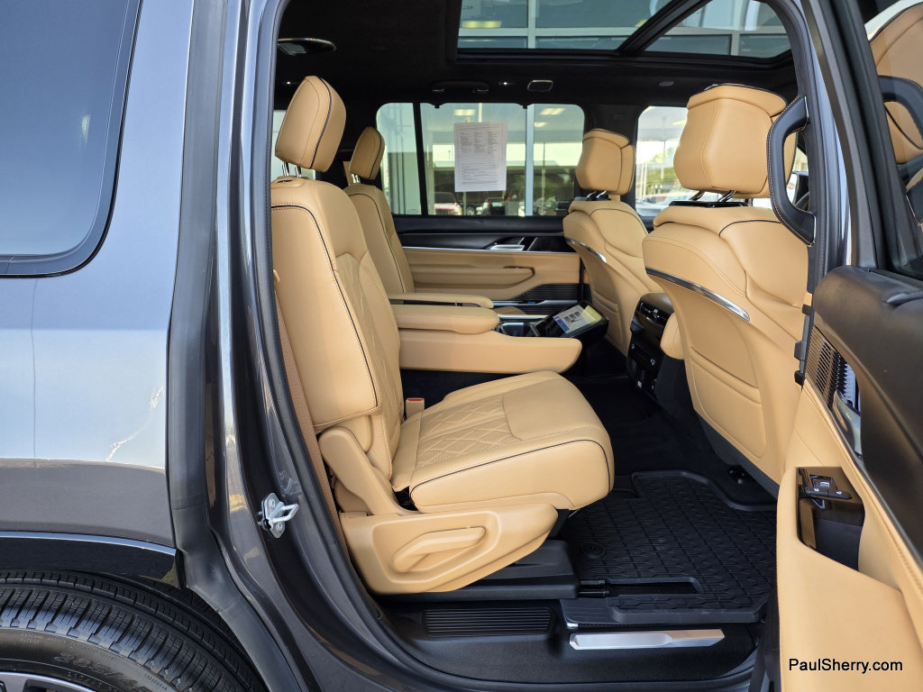 Used 2026 Jeep Grand Wagoneer Summit AWD/4WD image 54