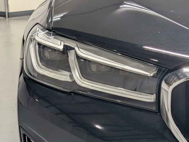 Used 2023 BMW 530i w/ Convenience Package RWD image 28