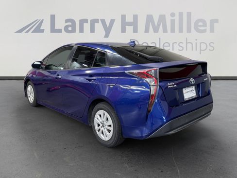 Used 2016 Toyota Prius Two FWD image 3