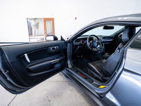 Used 2021 Ford Mustang Shelby GT500 w/ Technology Package image 39