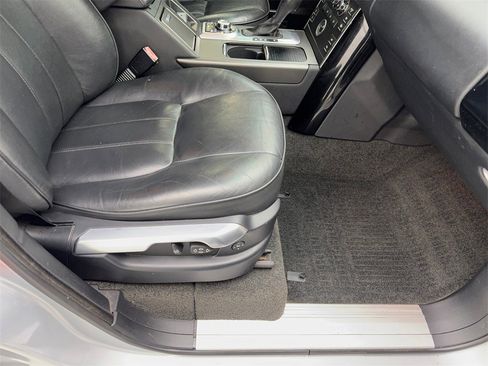 Used 2012 Land Rover Range Rover HSE image 38