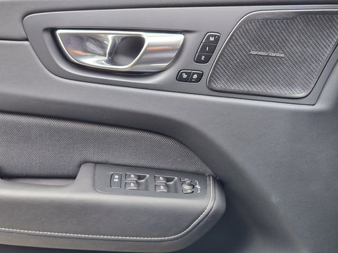 Used 2023 Volvo XC60 B5 Ultimate w/ Climate Package image 34