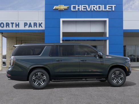 New 2026 Chevrolet Suburban Z71 AWD/4WD image 5