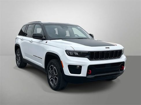 Used 2022 Jeep Grand Cherokee Trailhawk image 25