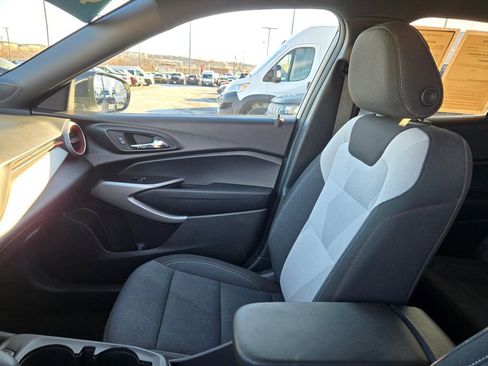 Used 2024 Chevrolet Trax RS w/ Driver Confidence Package image 24