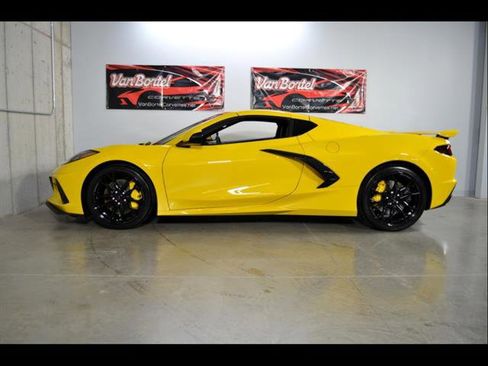 New 2026 Chevrolet Corvette Stingray Premium Cpe w/ Z51 Performance Package RWD image 24