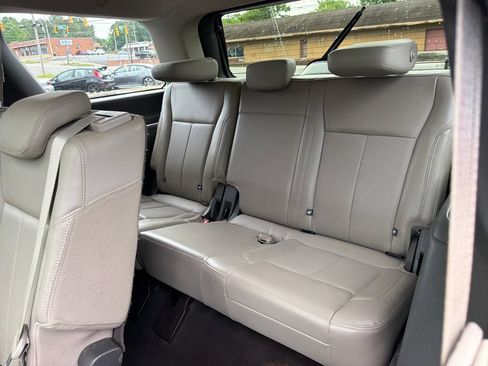 Used 2019 Ford Expedition XLT w/ Equipment Group 202A AWD/4WD image 41