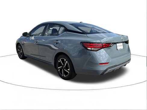 Used 2024 Nissan Sentra SV FWD image 5