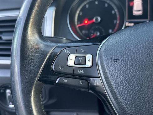 Used 2018 Volkswagen Atlas SE image 18