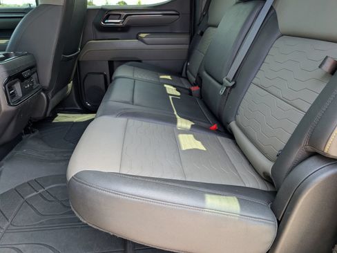 Used 2023 Chevrolet Silverado 1500 ZR2 w/ Technology Package AWD/4WD image 9