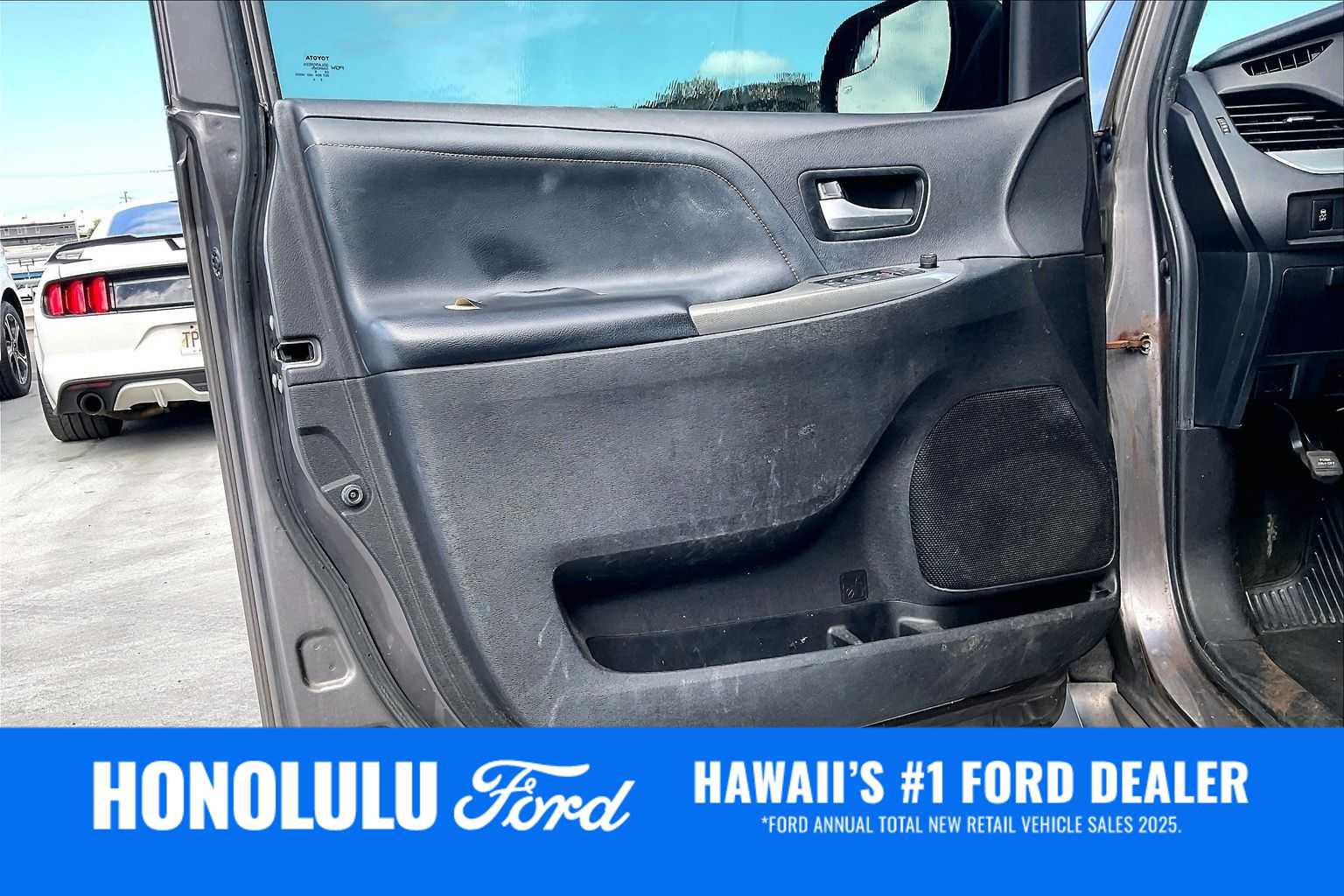 Used 2016 Toyota Sienna SE FWD image 27