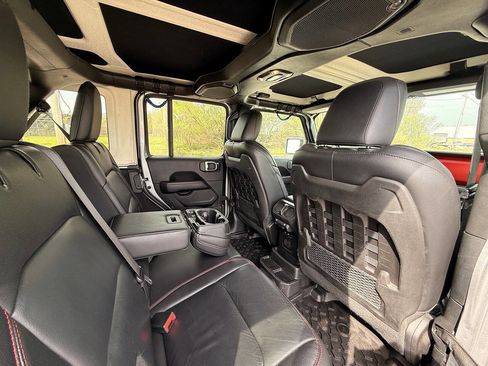 Used 2019 Jeep Wrangler Unlimited Rubicon AWD/4WD image 18