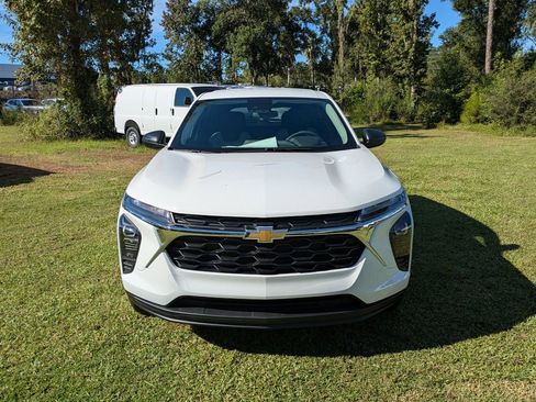 New 2026 Chevrolet Trax LS w/ Driver Confidence Package image 9
