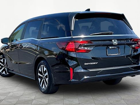 Certified 2025 Honda Odyssey EX-L image 4