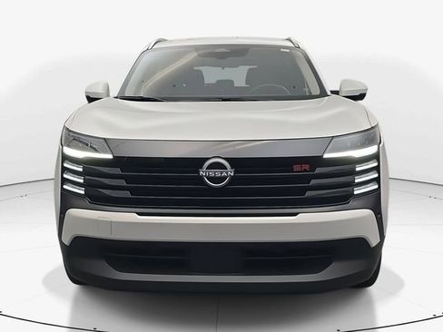 Used 2025 Nissan Kicks SR image 3