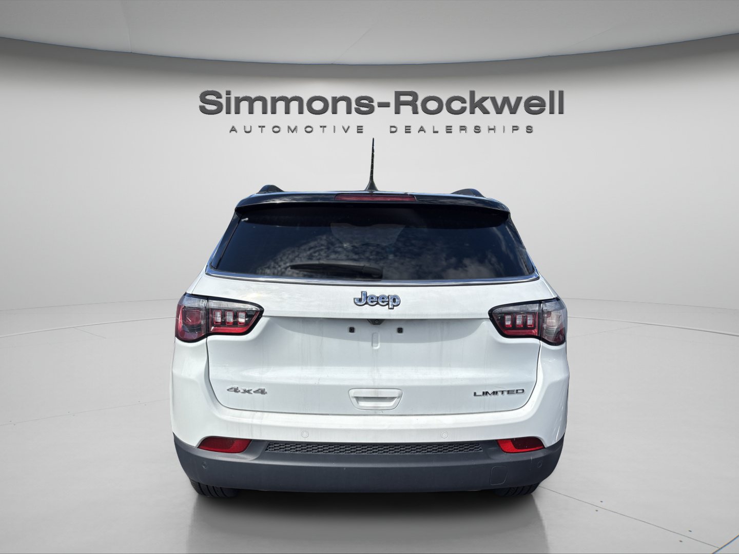 Used 2025 Jeep Compass Limited AWD/4WD image 4