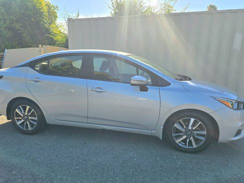 Used 2020 Nissan Versa SV FWD image 8