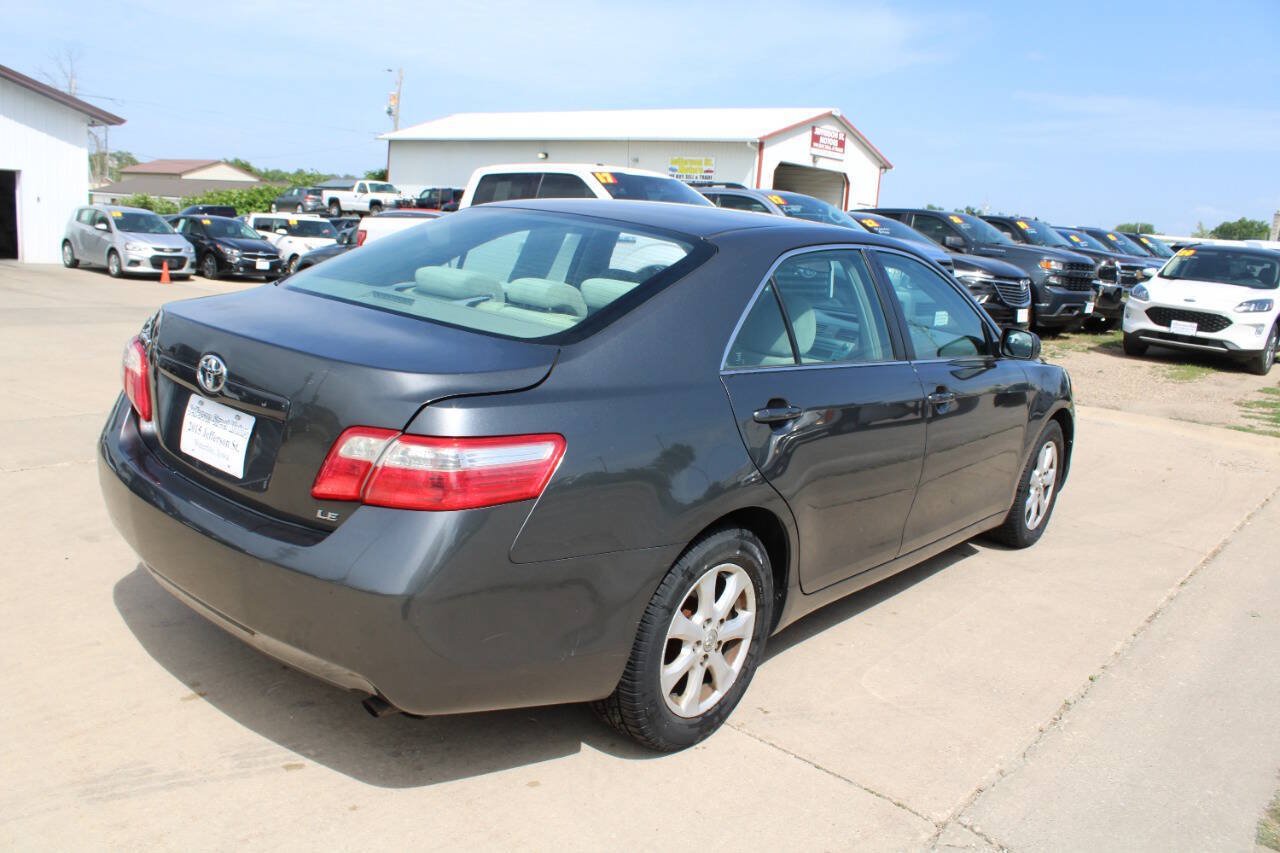 Used 2009 Toyota Camry LE FWD image 8