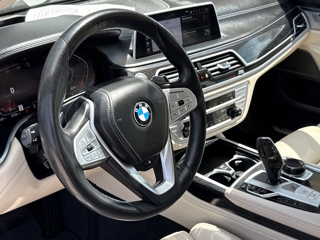 Used 2022 BMW 750i xDrive AWD/4WD image 20