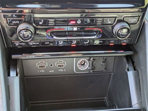 New 2025 Jeep Grand Cherokee Limited image 24