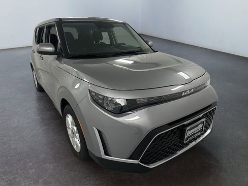 New 2025 Kia Soul LX image 1
