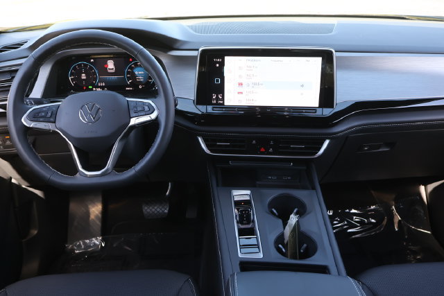Certified 2024 Volkswagen Atlas Cross Sport SE FWD image 16