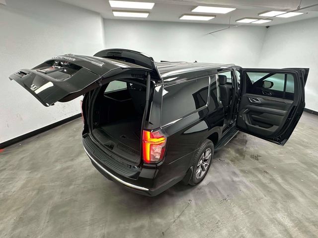 Used 2022 Chevrolet Suburban LT w/ LT Signature Plus Package AWD/4WD image 45