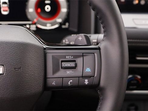 Certified 2025 Nissan Rogue Platinum image 19