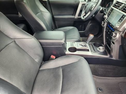Used 2022 Toyota 4Runner Limited AWD/4WD image 19