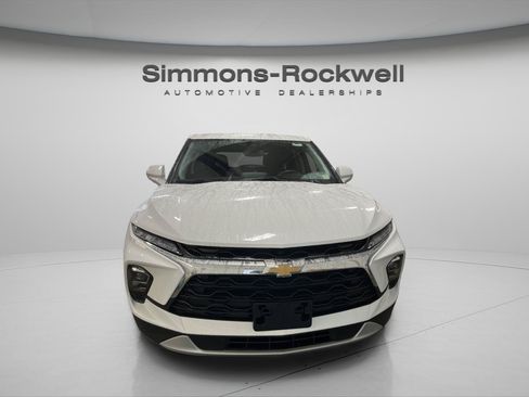 Used 2025 Chevrolet Blazer LT AWD/4WD image 9