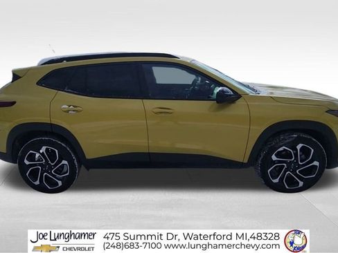 Used 2024 Chevrolet Trax RS w/ Sunroof Package image 10