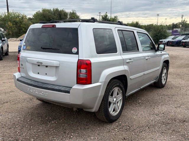 Used 2010 Jeep Patriot Latitude AWD/4WD image 6