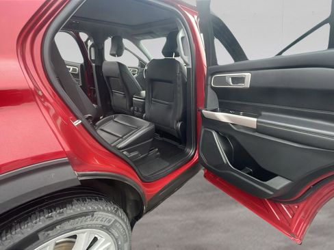Used 2023 Ford Explorer XLT w/ Equipment Group 202A image 18