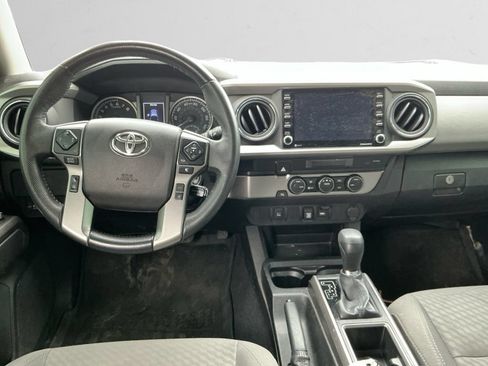 Used 2022 Toyota Tacoma SR5 RWD image 10