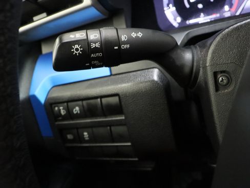 Certified 2025 Toyota Tacoma TRD Off-Road AWD/4WD image 26