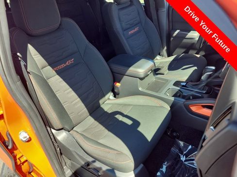 Used 2025 Nissan Frontier PRO-4X w/ Tow Package AWD/4WD image 22