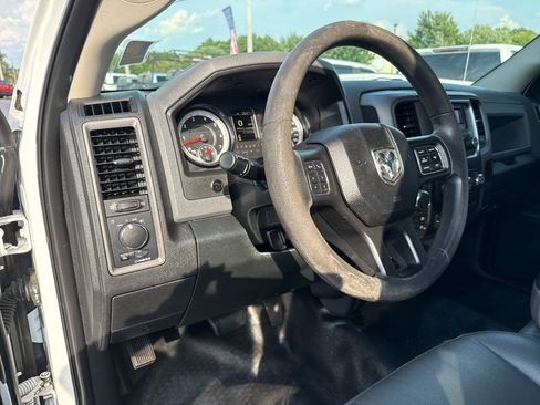 Used 2018 RAM 1500 Tradesman w/ Chrome Appearance Group AWD/4WD image 8