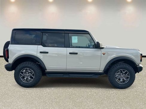 New 2025 Ford Bronco Badlands AWD/4WD image 4
