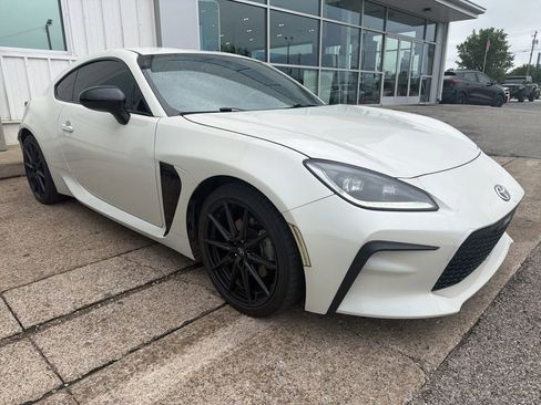 Used 2023 Toyota GR86 Premium w/ ALL Weather Mat Package (TMS) RWD image 2