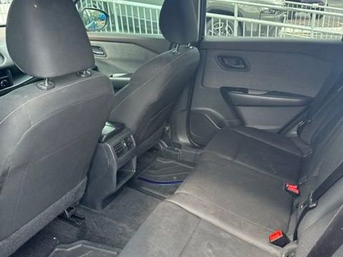 Used 2023 Nissan Rogue S image 18